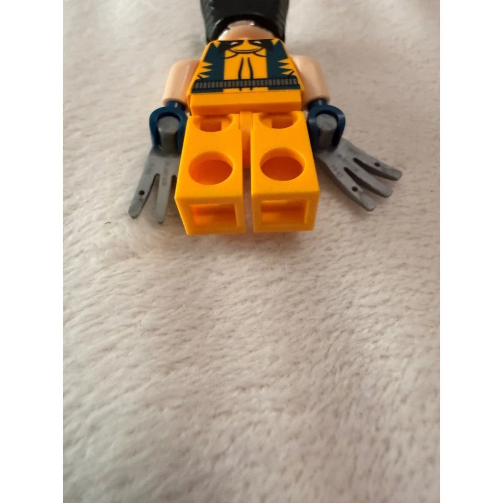 LEGO Marvel Super Heroes Wolverine Minifigure sh032 Yellow Suit X-Men Logan